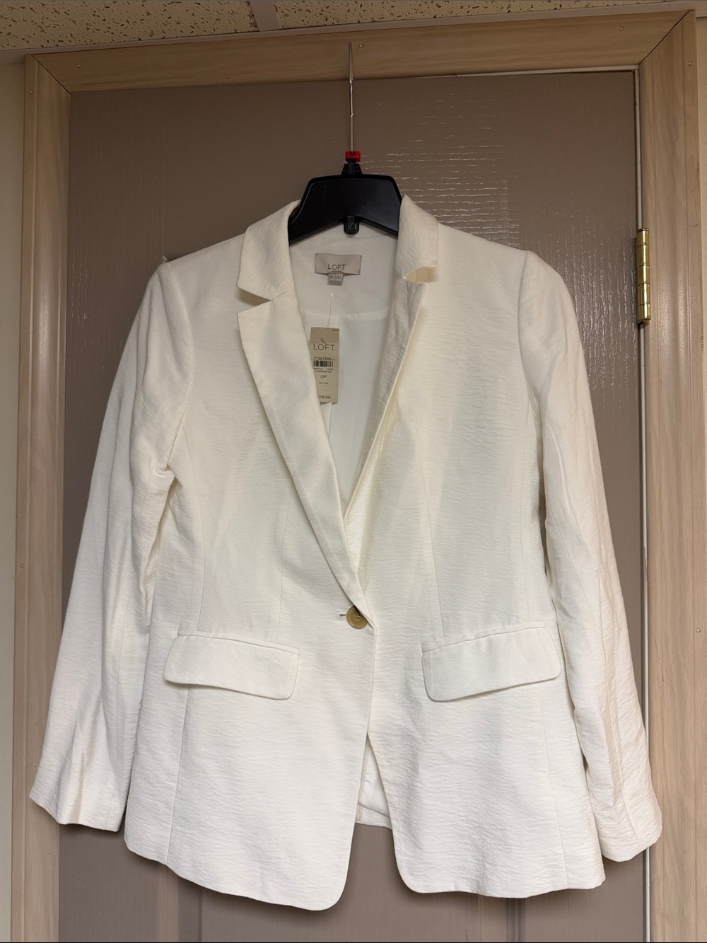 LOFT Cream Single-Button Notch-Lapel Blazer